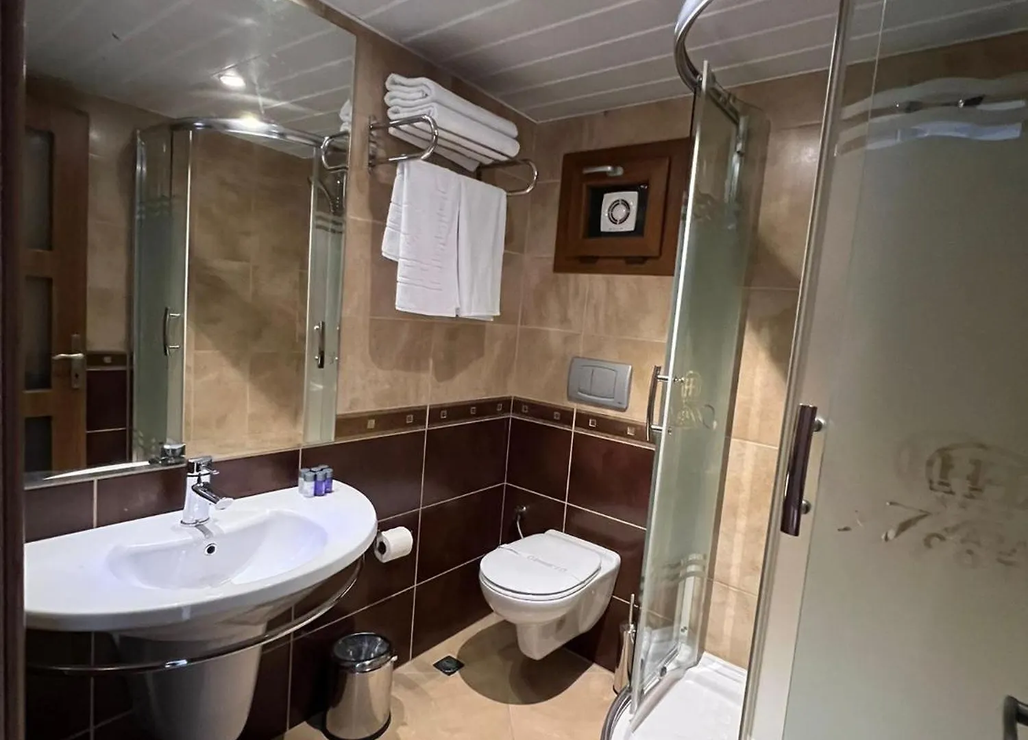 Istanblu Hotel&Spa 伊兹密尔 4*,